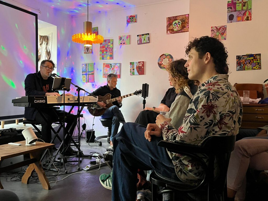 URS WEYERKE UND OLIVER ELTINGER PRÄSENTIEREN SONGS VON MATT JOHNSON / THE THE